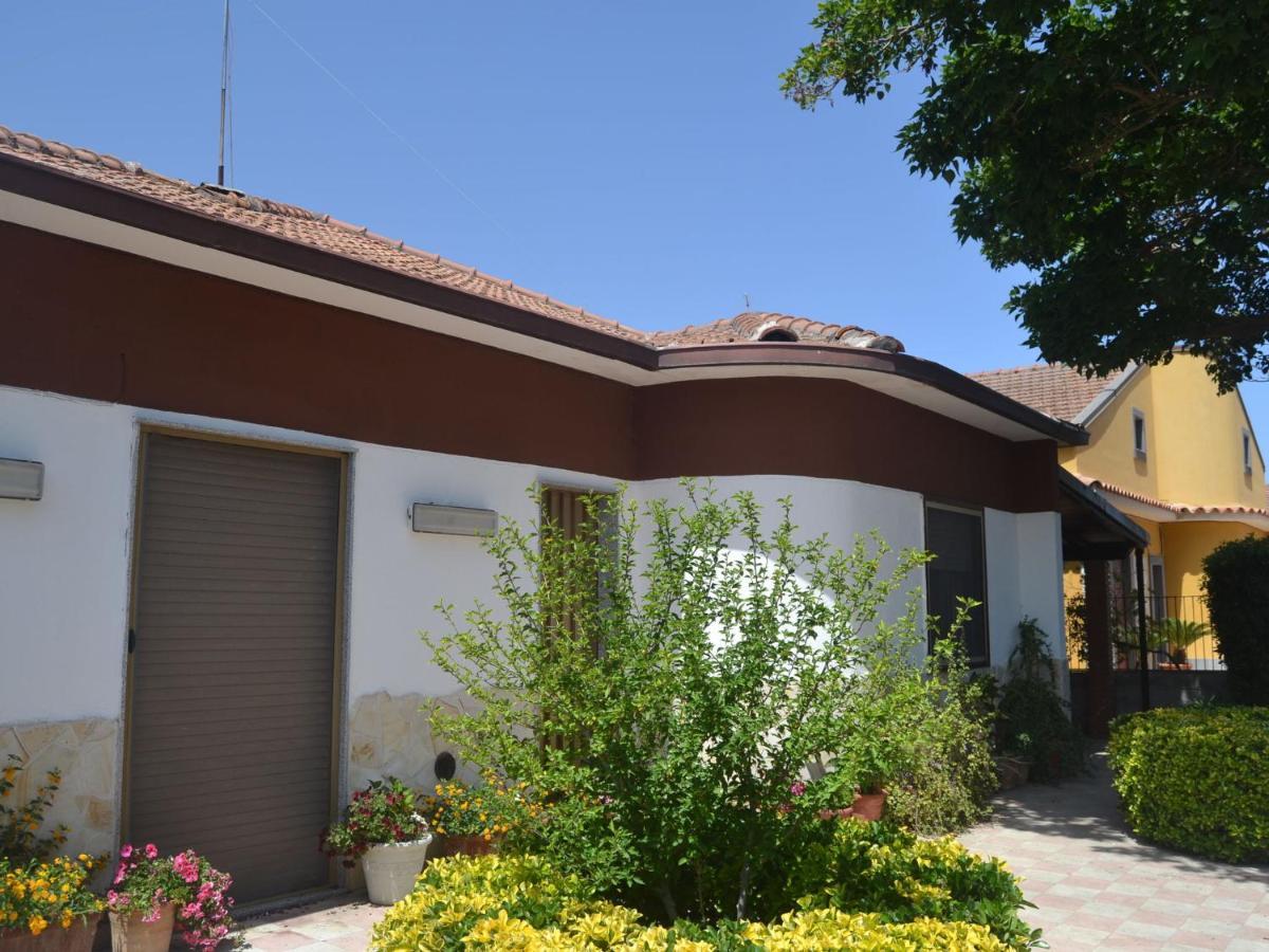 Villa Casa Unifamiliar Con Jard N Privado Agnone Bagni Esterno foto